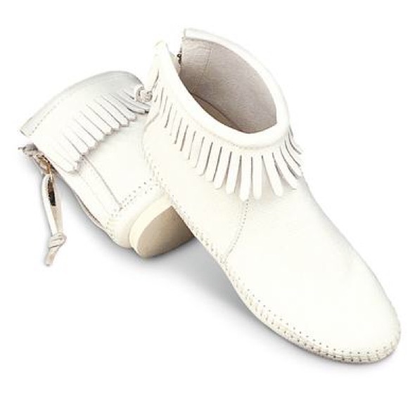 white minnetonka boots